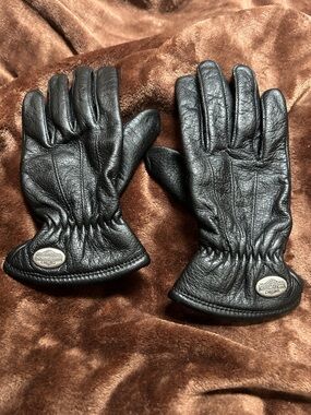 Harley-Davidson Ladies Black Leather Fingered Riding Gloves with Metal Logo